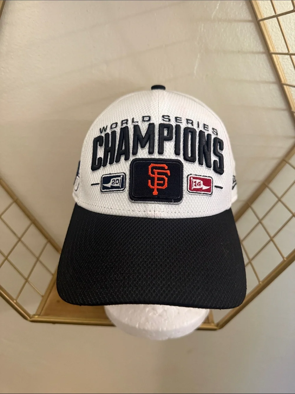 NEW ERA 2014 World Series Champions SF Giants Hat Women's White Mesh 9Forty Cap